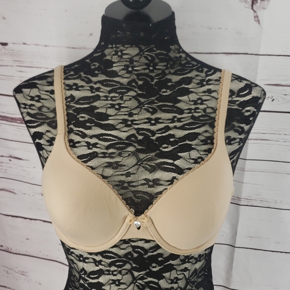 Victoria's Secret Other - Victoria’s Secret lined perfect coverage 36B bra